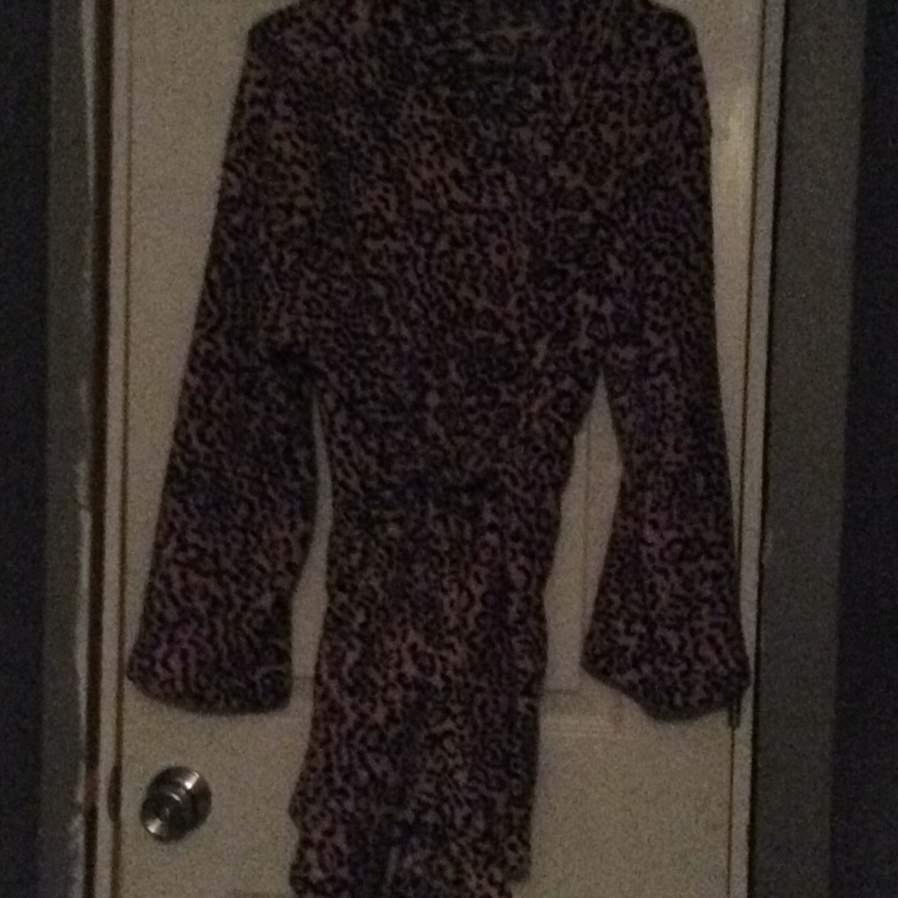 Pink and black Chia print robe